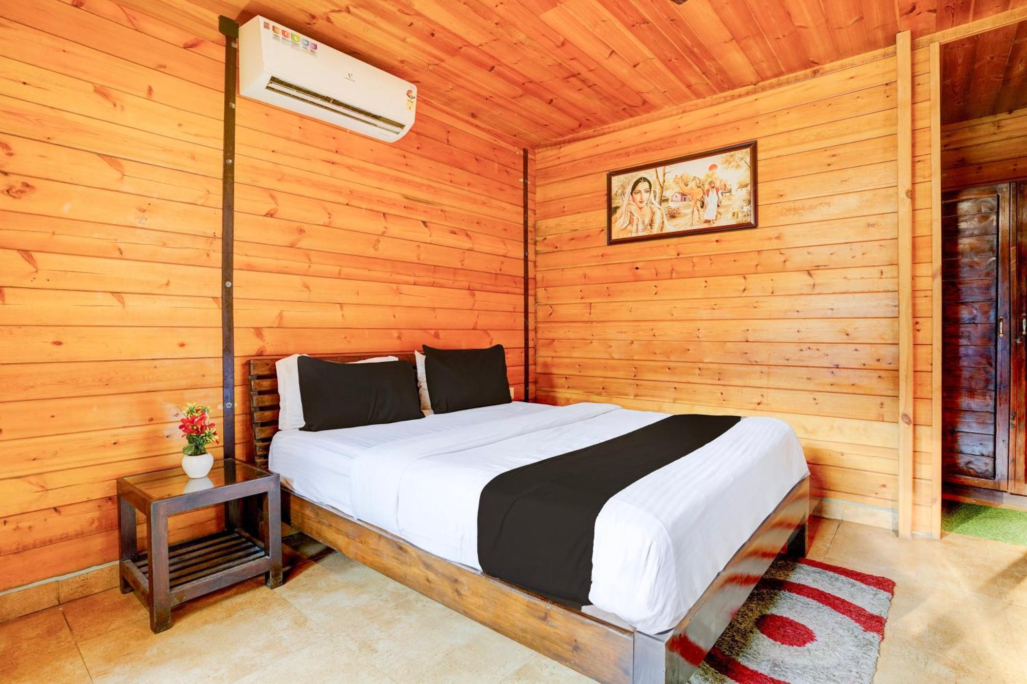 Hotel Super Townhouse Morjim Extérieur photo