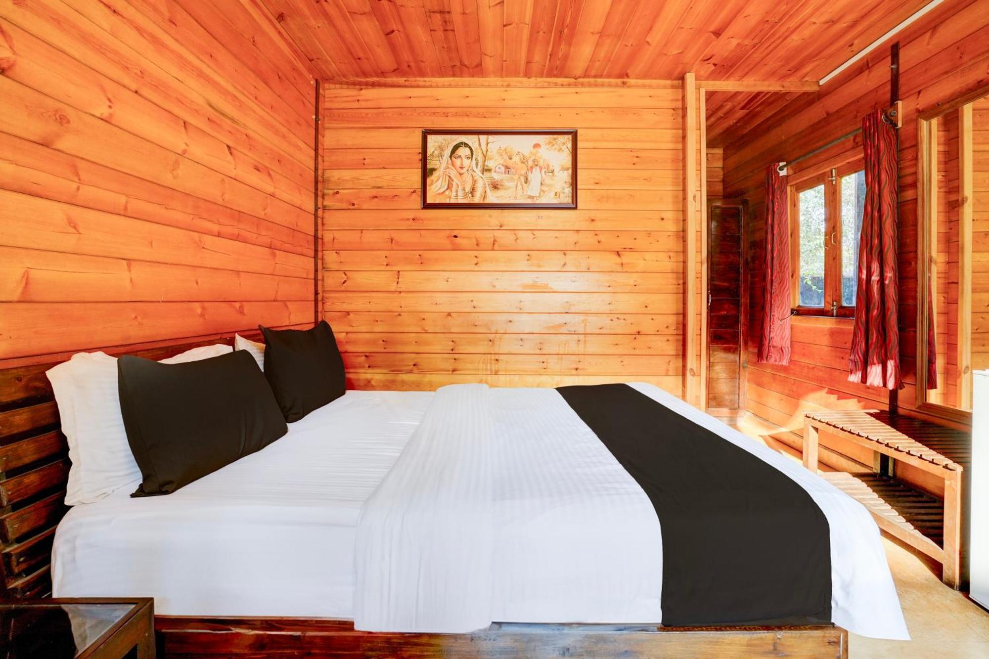 Hotel Super Townhouse Morjim Extérieur photo