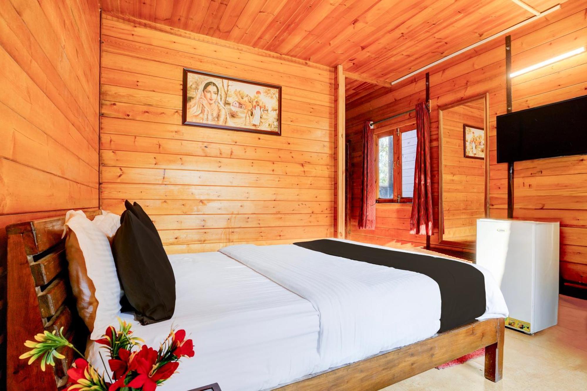 Hotel Super Townhouse Morjim Extérieur photo