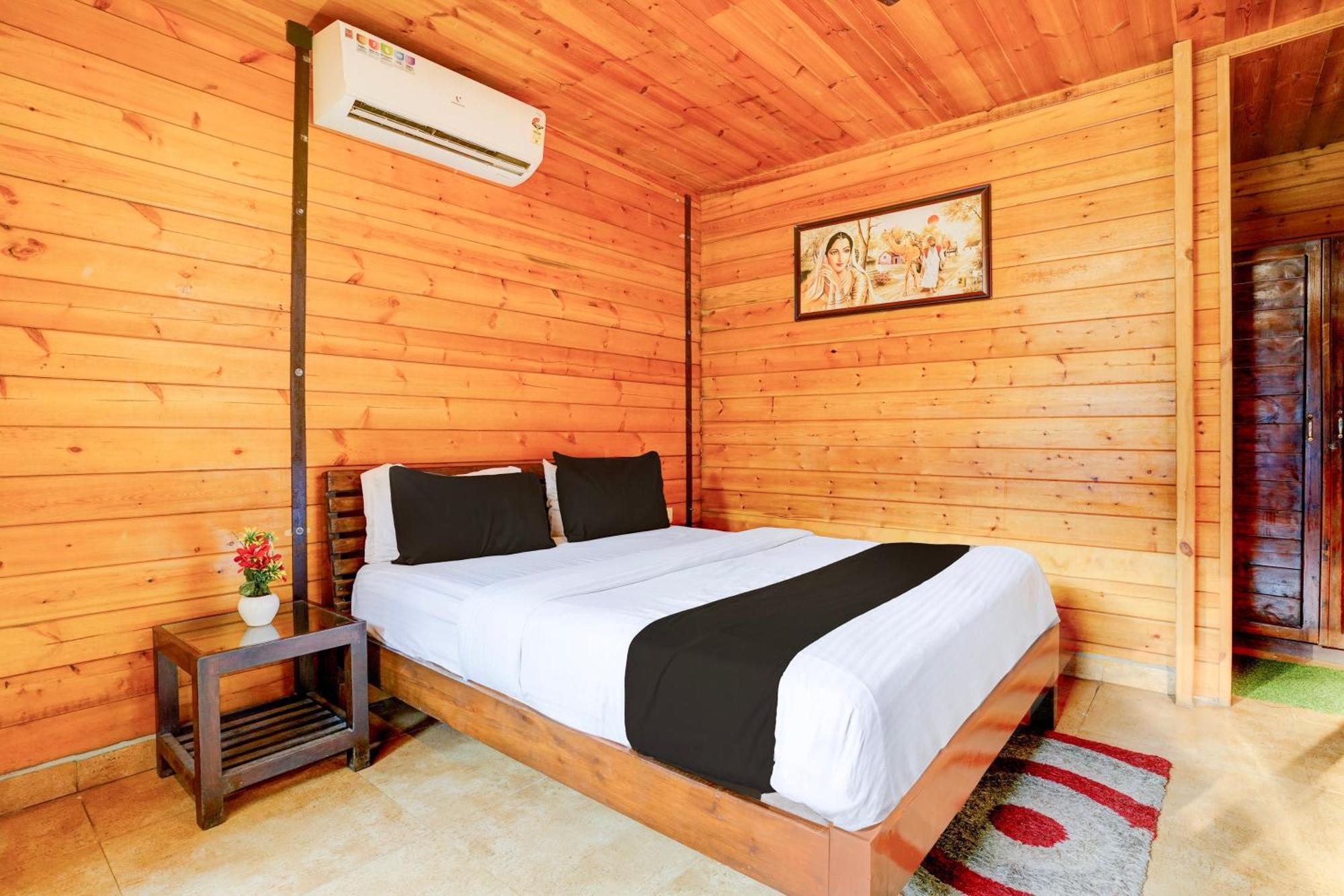 Hotel Super Townhouse Morjim Extérieur photo