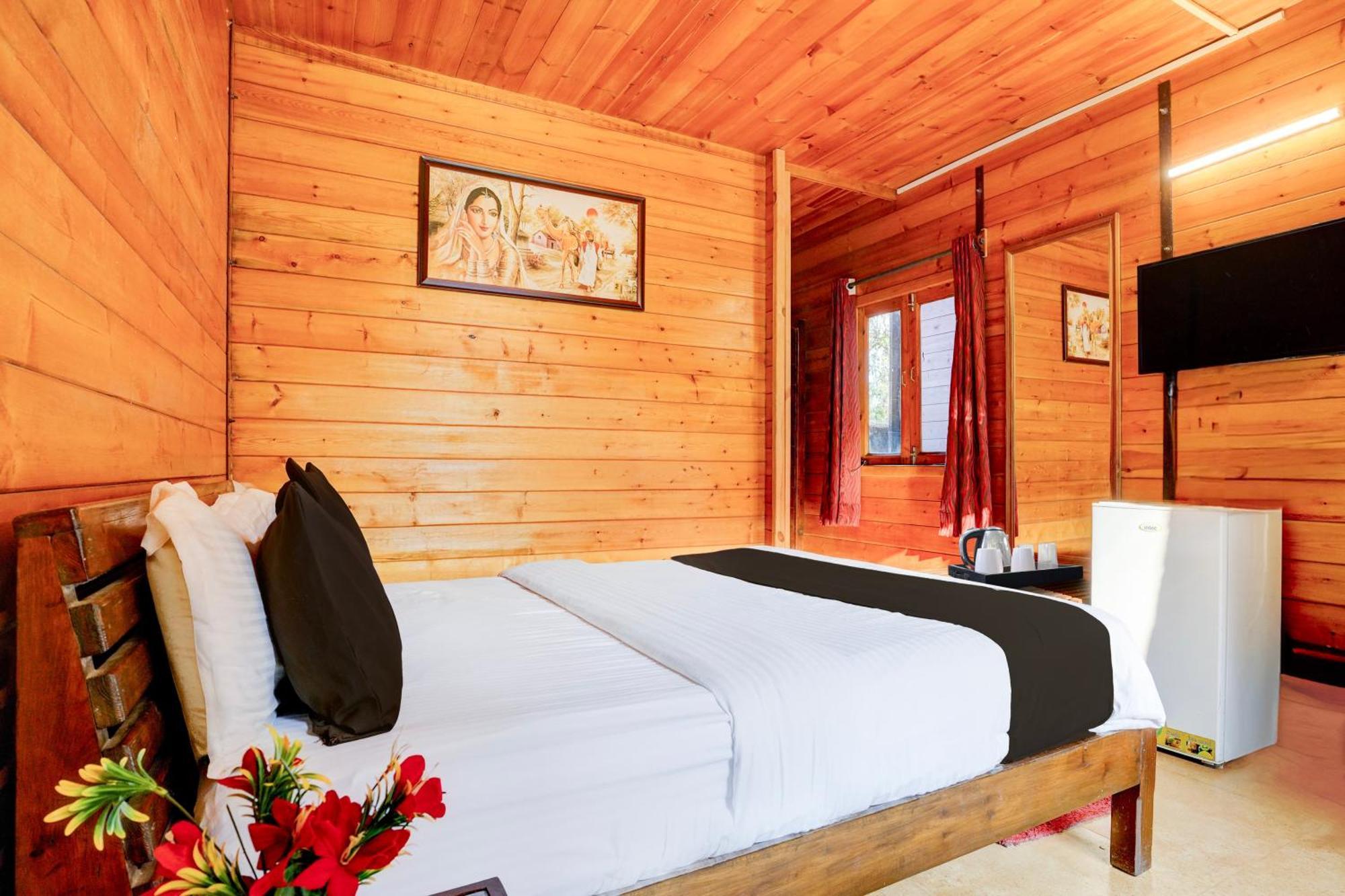 Hotel Super Townhouse Morjim Extérieur photo