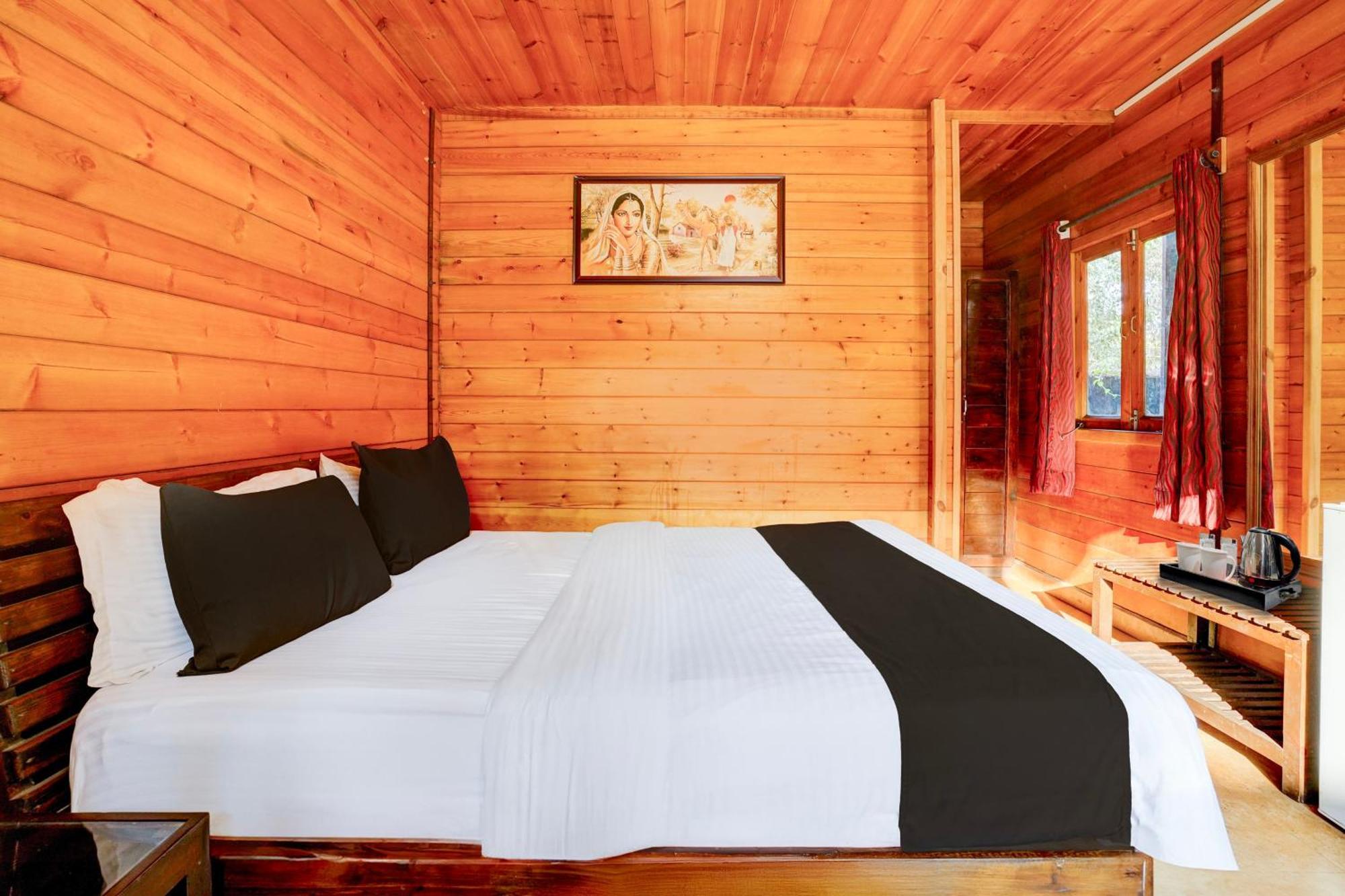 Hotel Super Townhouse Morjim Extérieur photo