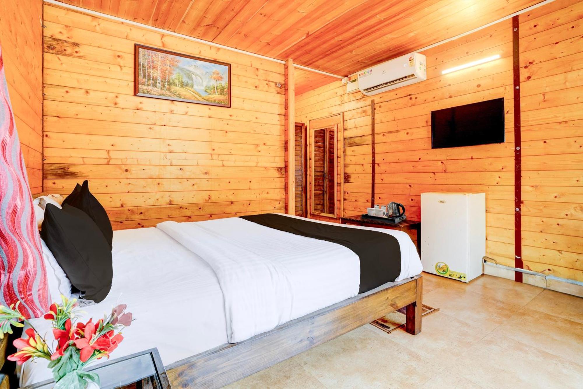Hotel Super Townhouse Morjim Extérieur photo
