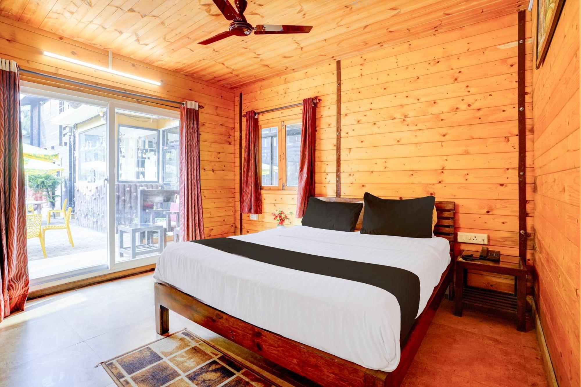 Hotel Super Townhouse Morjim Extérieur photo